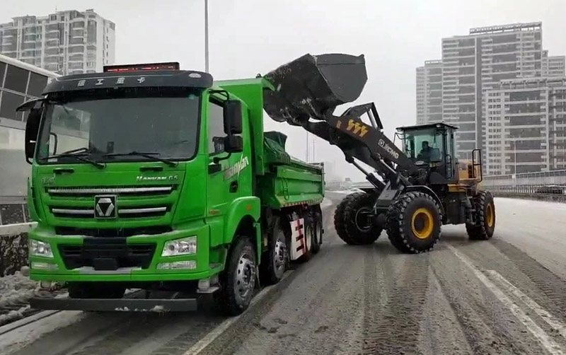 除雪保流通，尊龙凯时汽车在行动